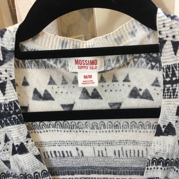 Sweater Size M Worn Once by Mossimo - Picture 2 of 3